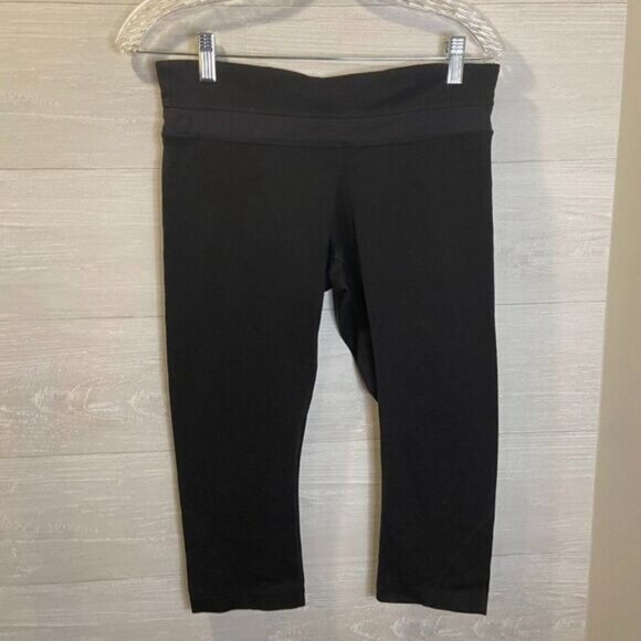 Women's High Waisted Yoga Capris Leggings w Back Pockets Workout Cropped - Picture 3 of 5